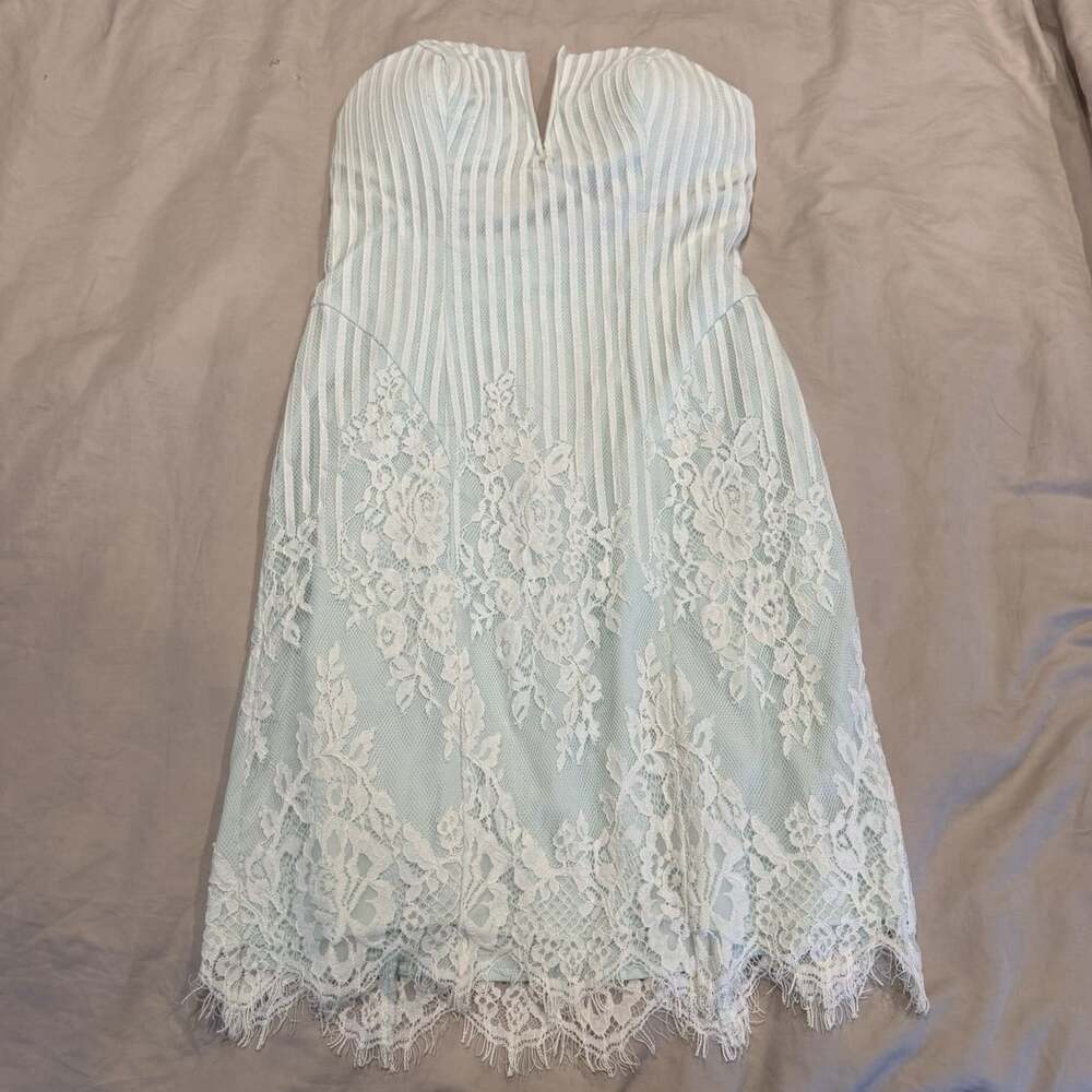 VTG Guess LA Strapless Gown Mint Green Lace Scallop Size 6 Prom Wedding Event